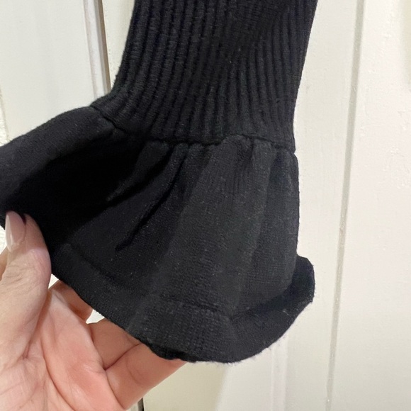 NWOT Endless Rose Cropped sweater size small - Picture 2 of 8